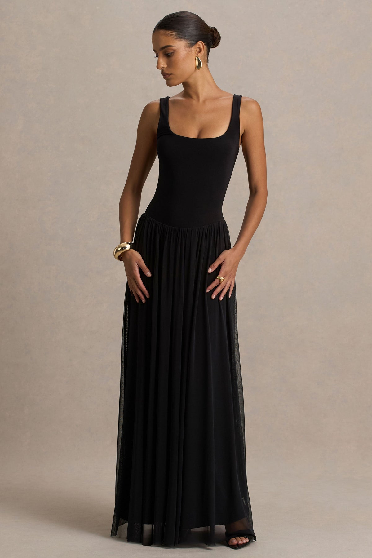 Amelia | Black Scoop-Neck Maxi Dress With Pleated Skirt